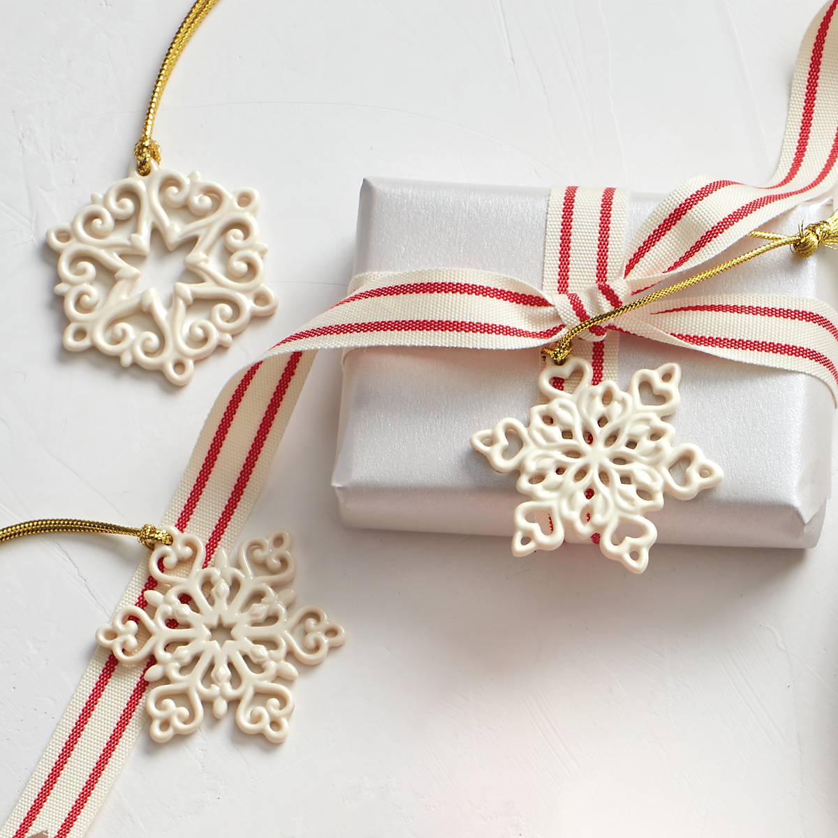 Lenox Premium Mini Snowflake 3-Piece Ornament Set - Image 3