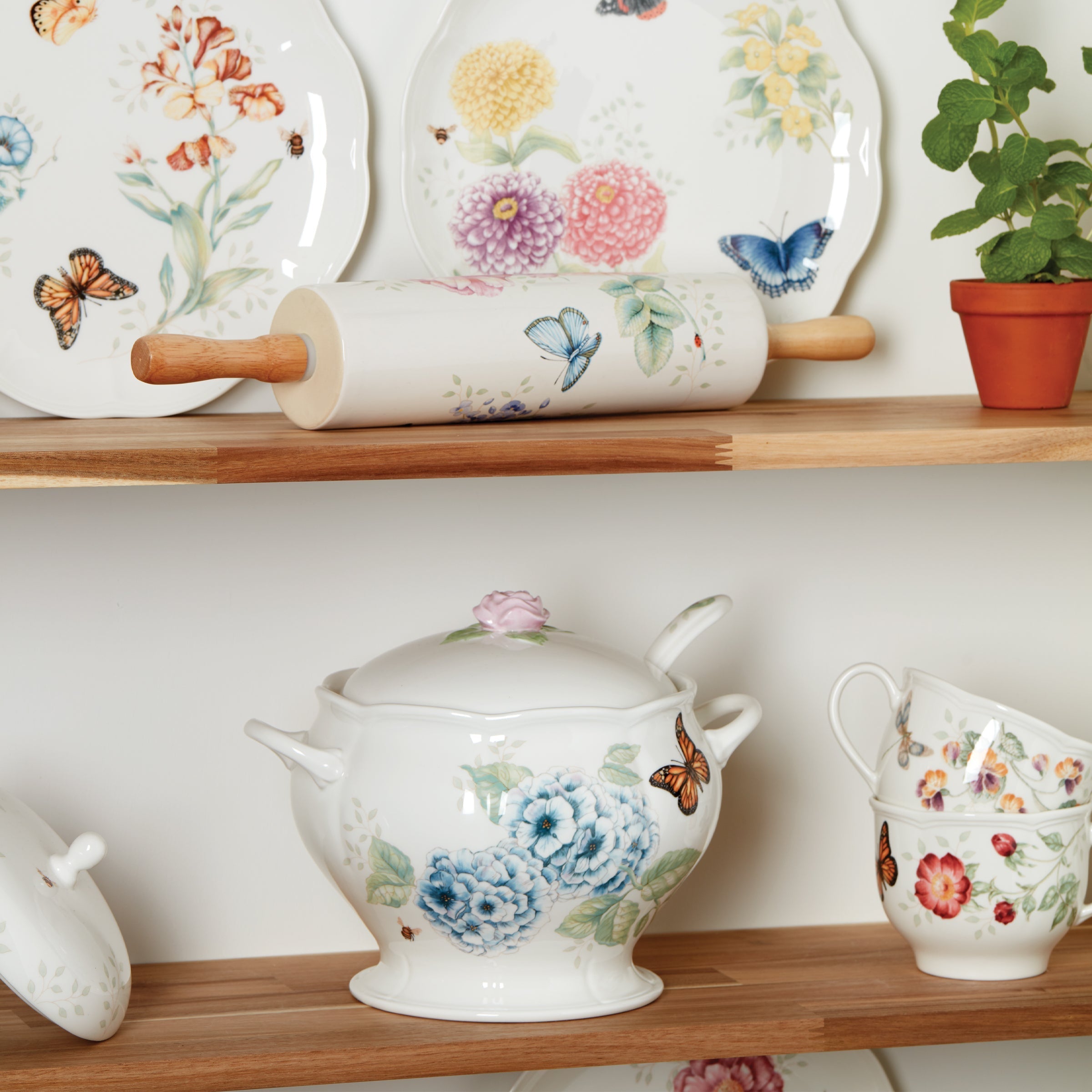 Lenox Premium Butterfly Meadow 2-Piece Tureen & Ladle Set - Image 4