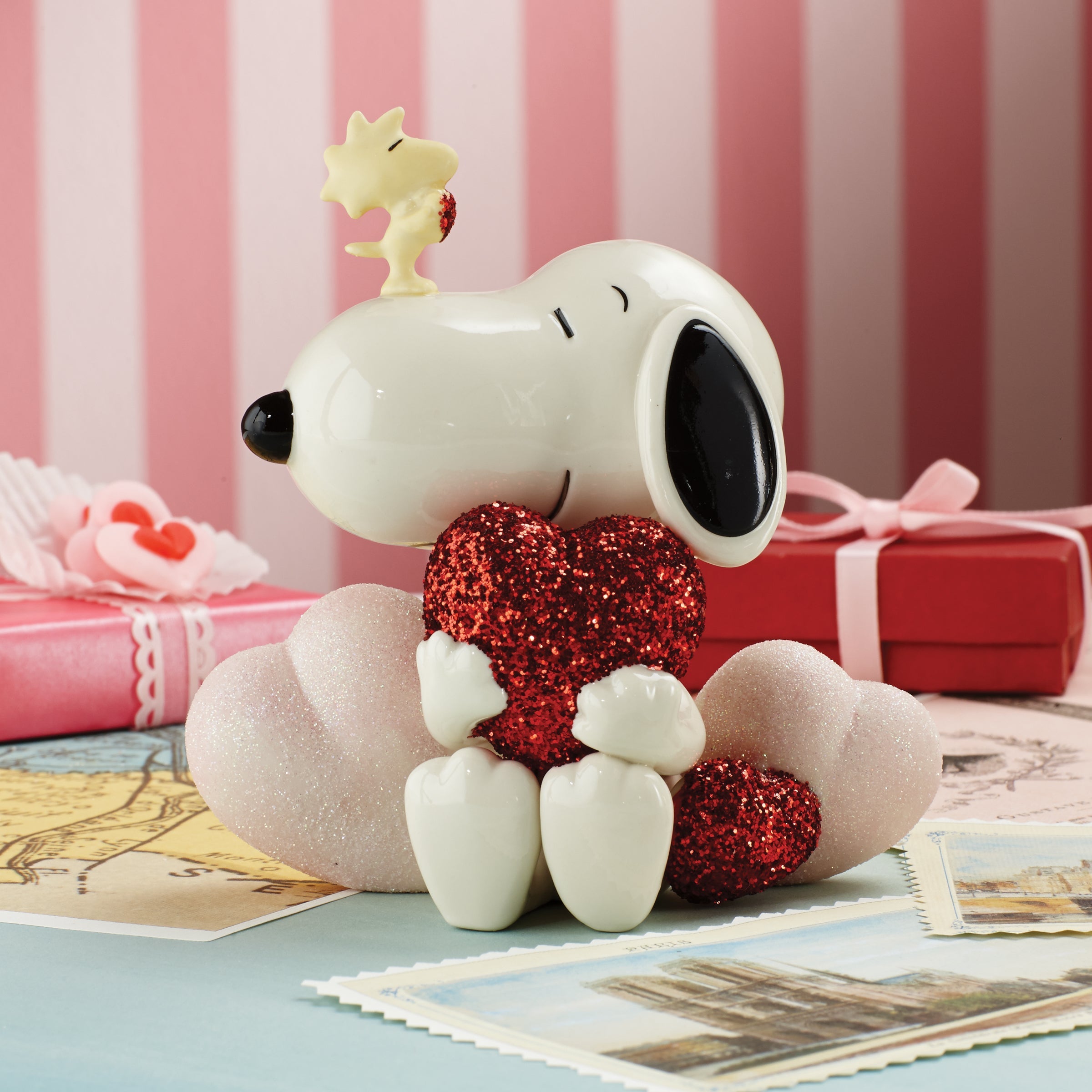 Lenox Premium Snoopy Love Figurine - Image 4