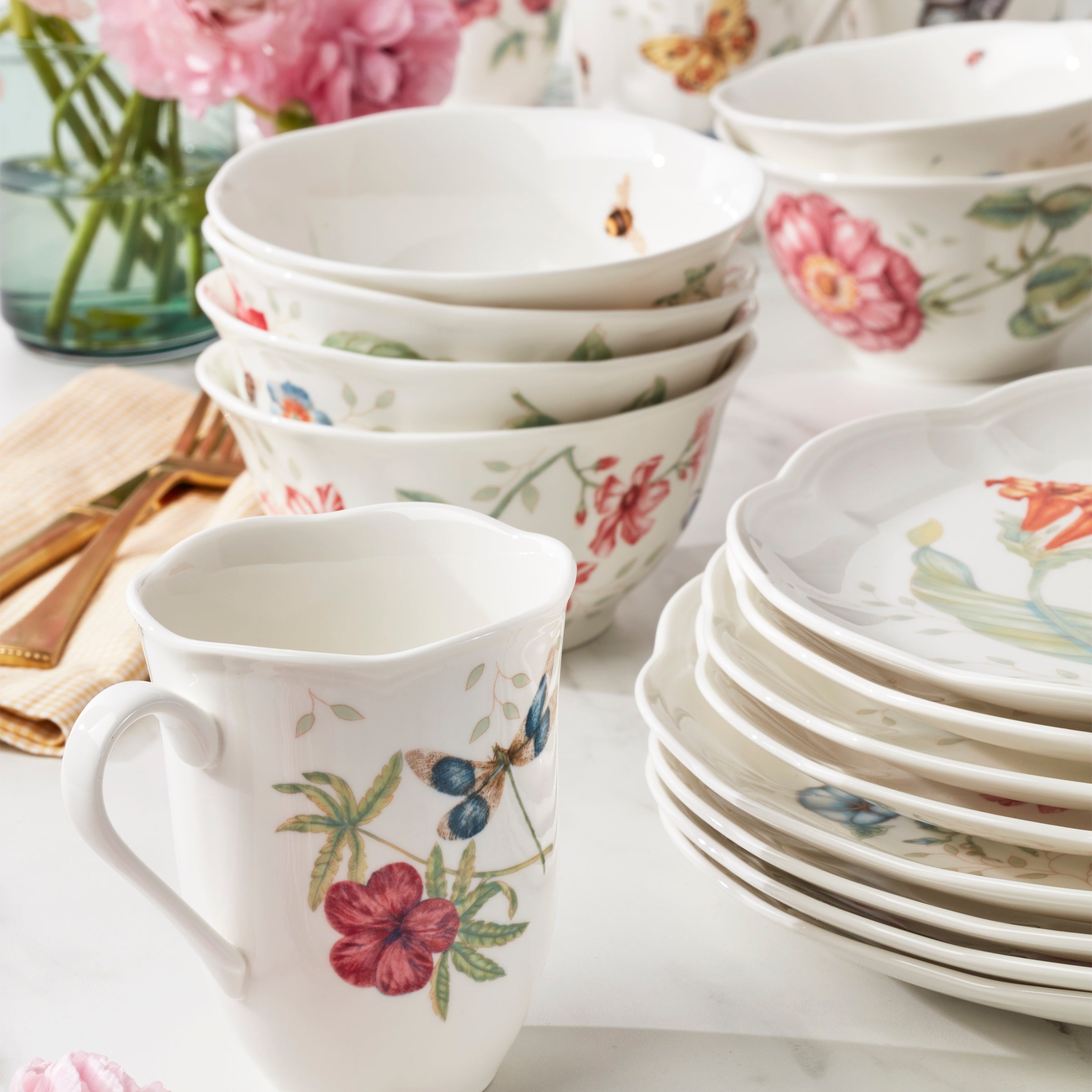 Lenox Premium Butterfly Meadow 24-Piece Dinnerware Set - Image 4
