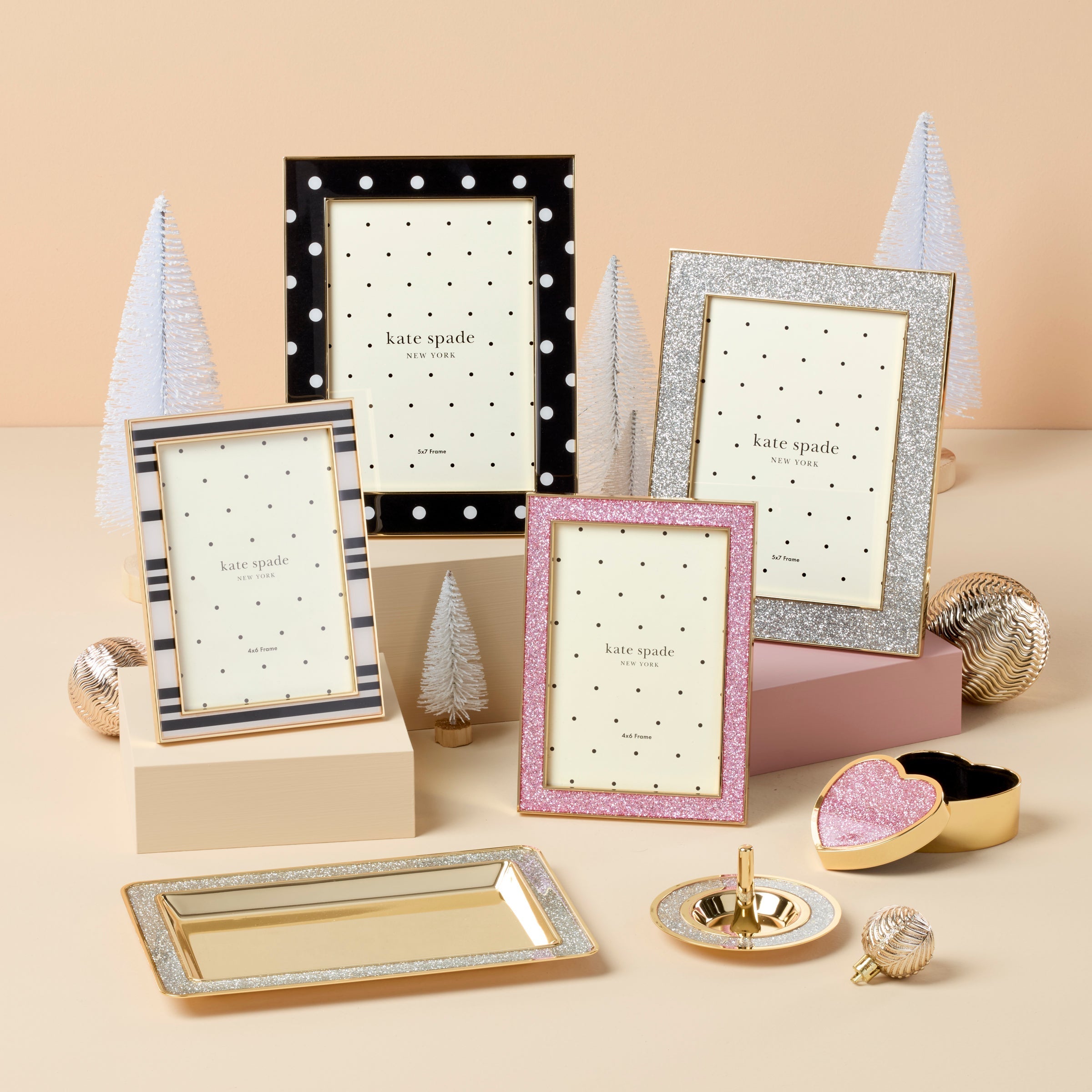 Lenox Premium Sitting Pretty Dot 5x7 Photo Frame - Image 3