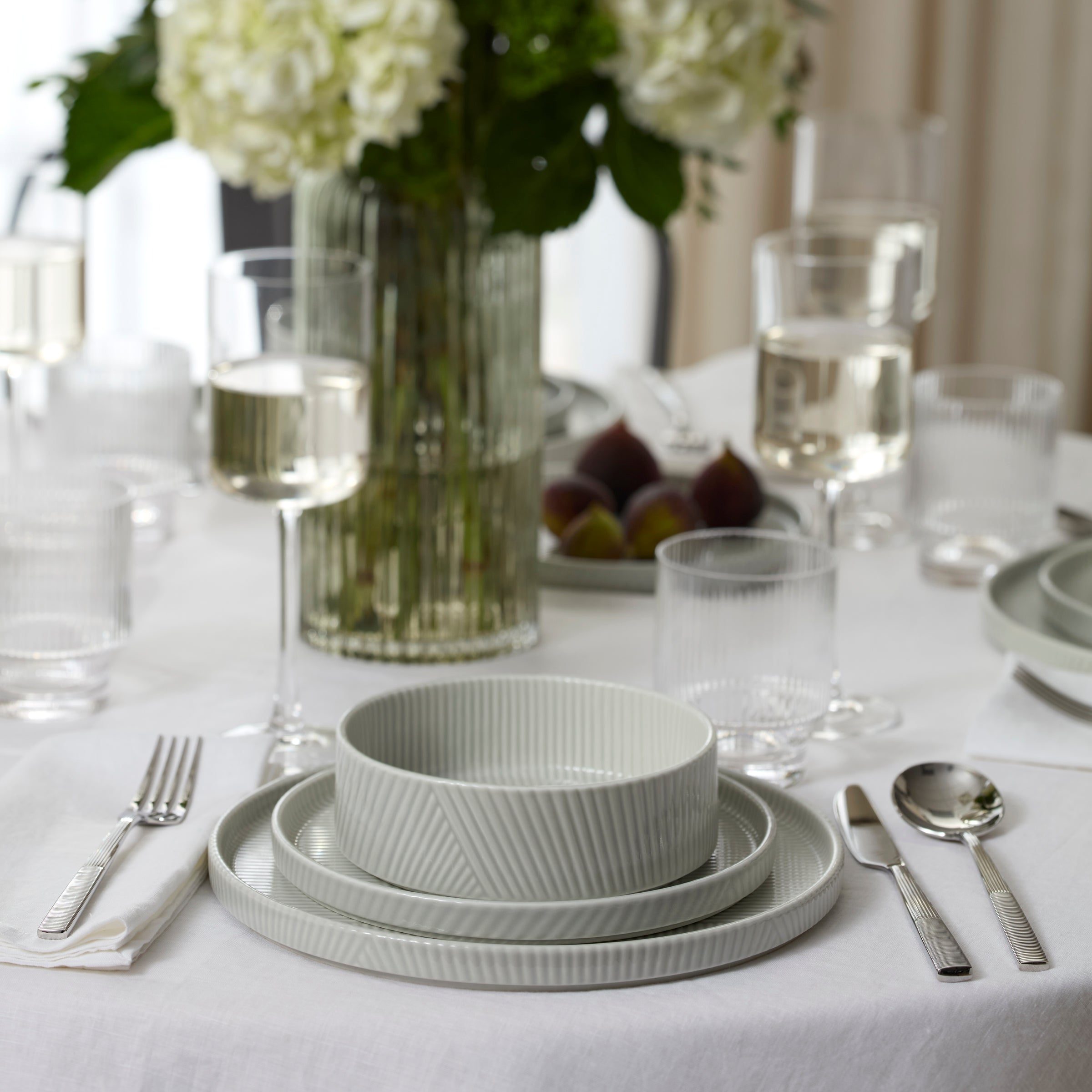 Lenox Premium Modulus Vapor 18-Piece Dinnerware Set - Image 6