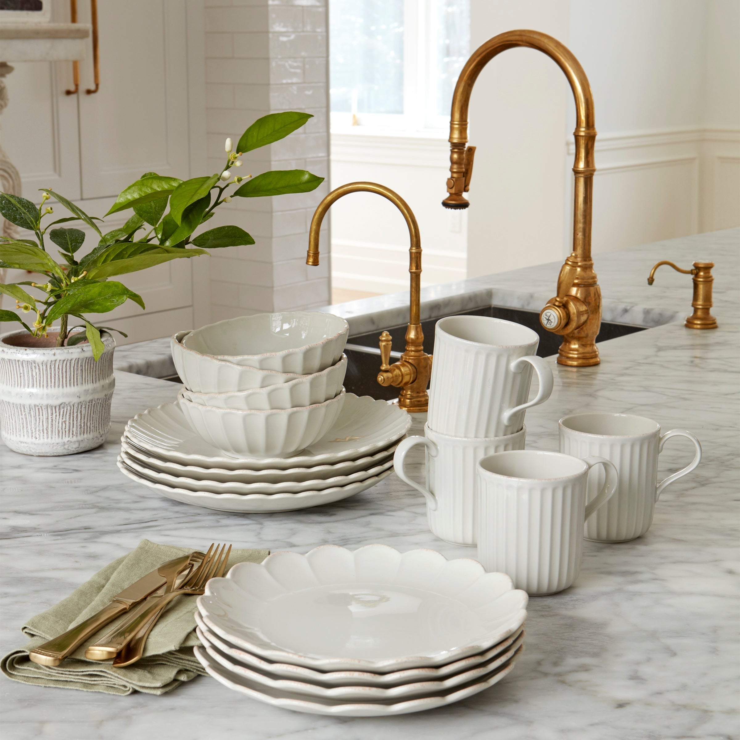 Lenox Premium French Perle Scallop White 12-Piece Dinnerware Set - Image 6