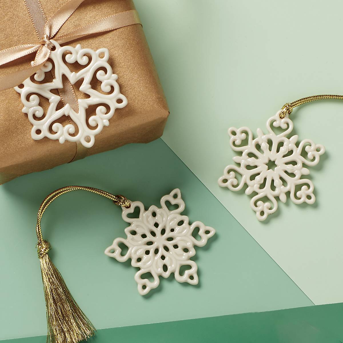 Lenox Premium Mini Snowflake 3-Piece Ornament Set - Image 2