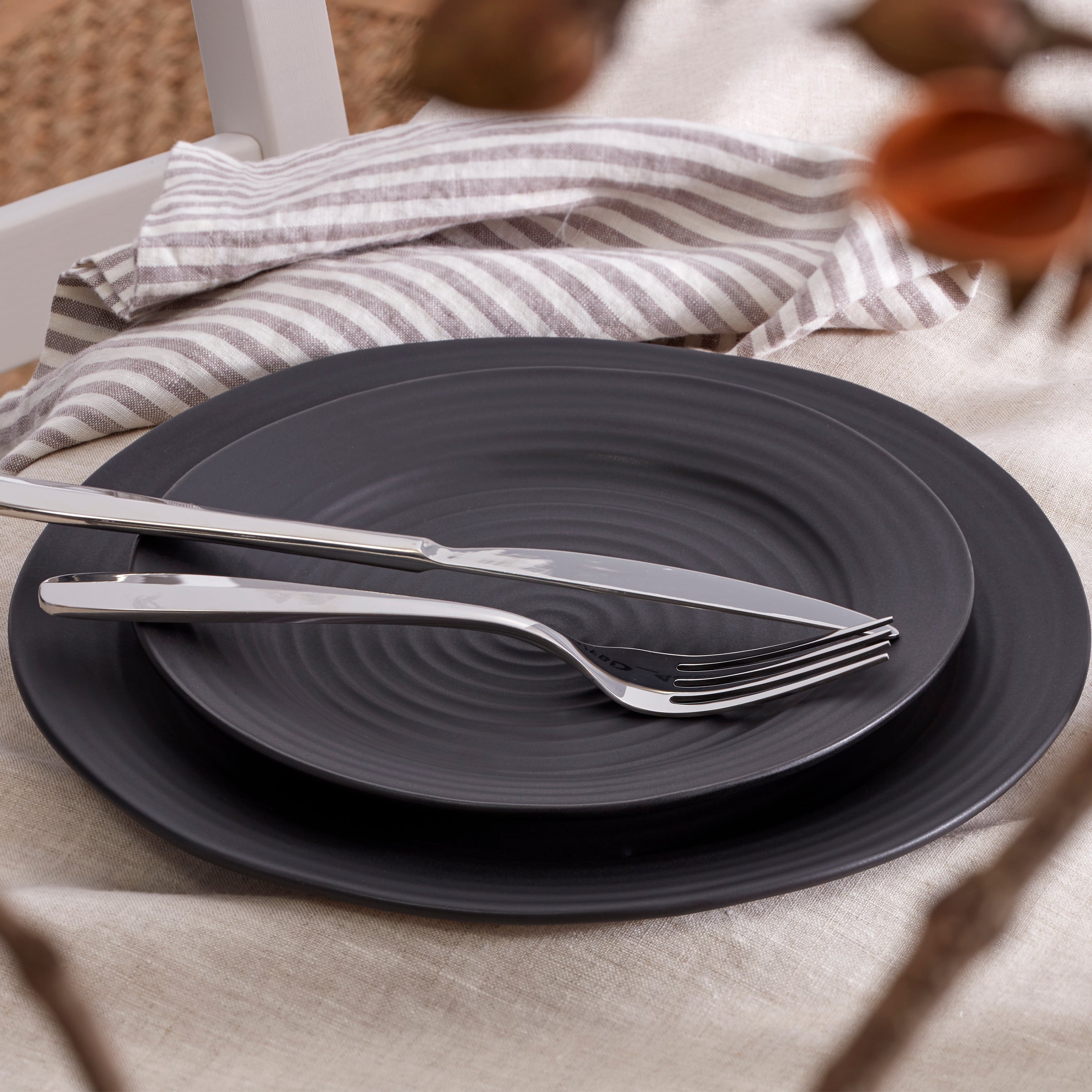 Lenox Premium Oakwood 20-Piece Flatware Set - Image 5