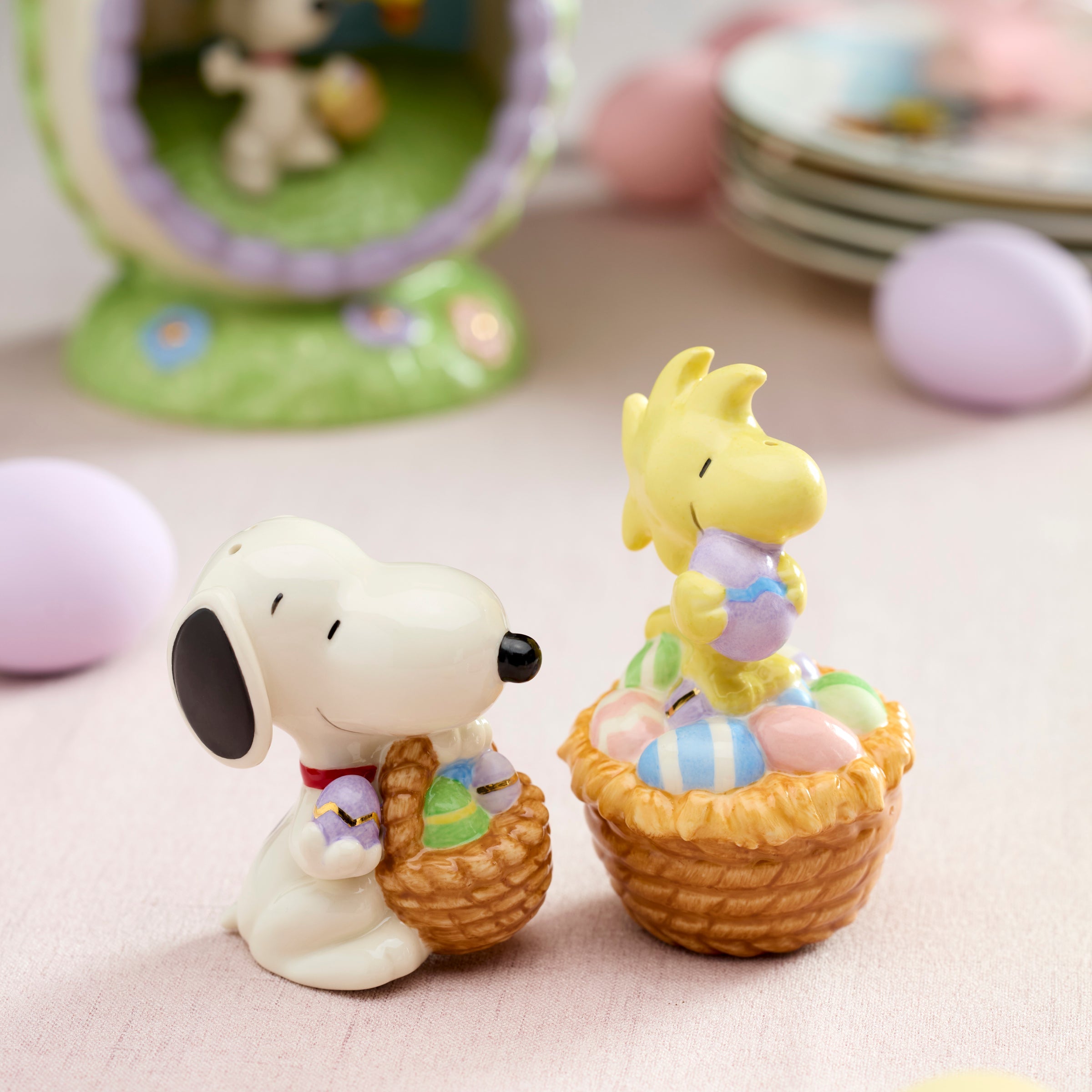 Lenox Premium Snoopy Easter Salt & Pepper Set - Image 3