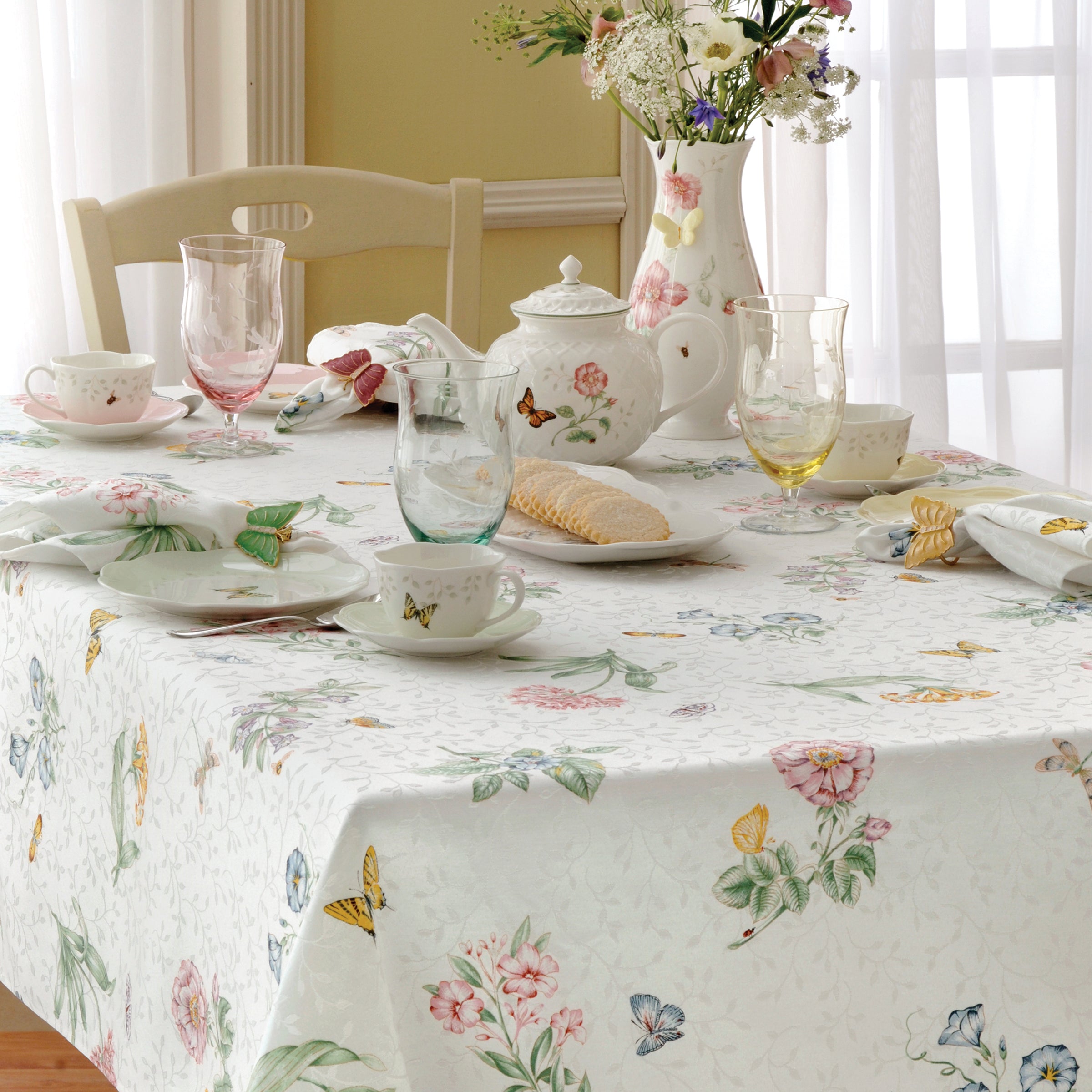 Lenox Premium Butterfly Meadow 52x70 Tablecloth
