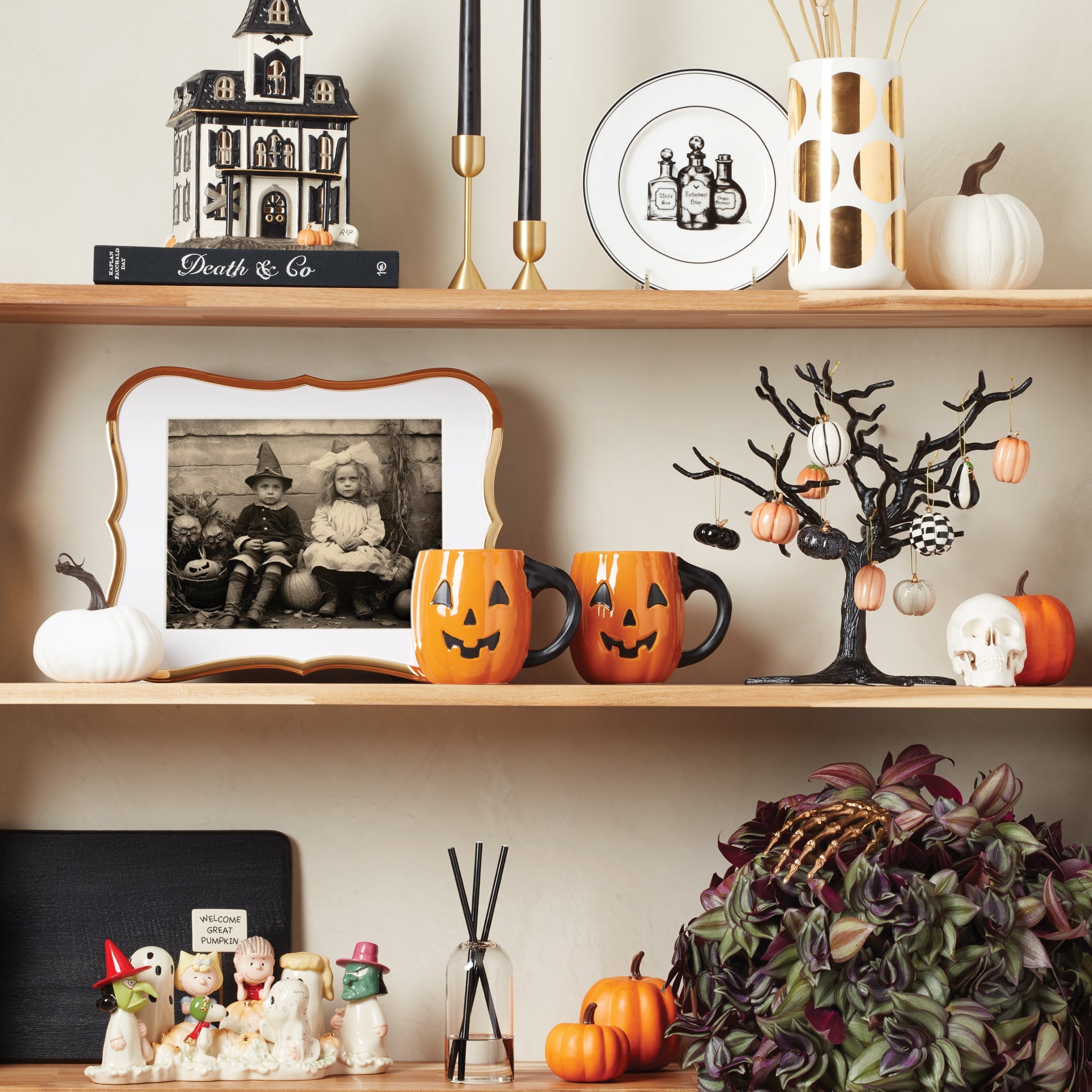 Lenox Premium Vintage Halloween Lit House Figurine - Image 5