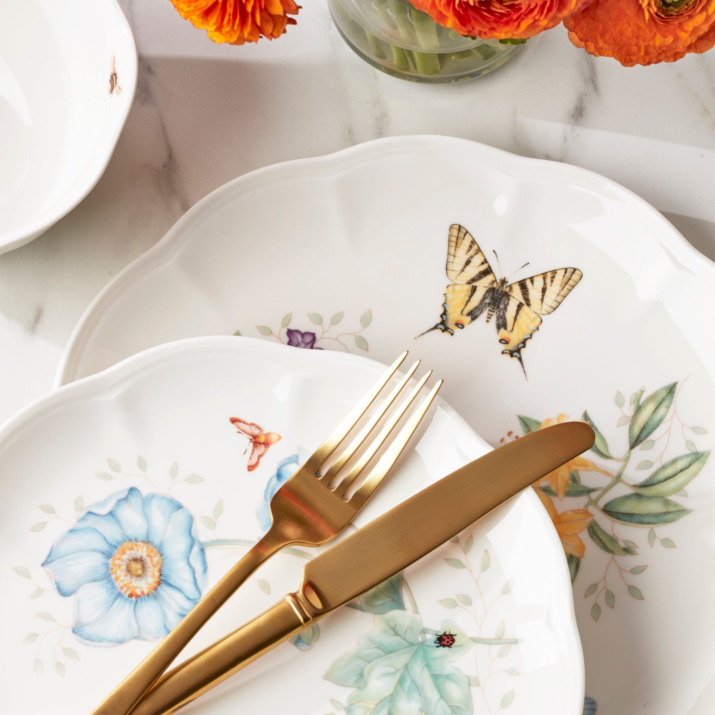 Lenox Premium Butterfly Meadow 24-Piece Dinnerware Set - Image 3