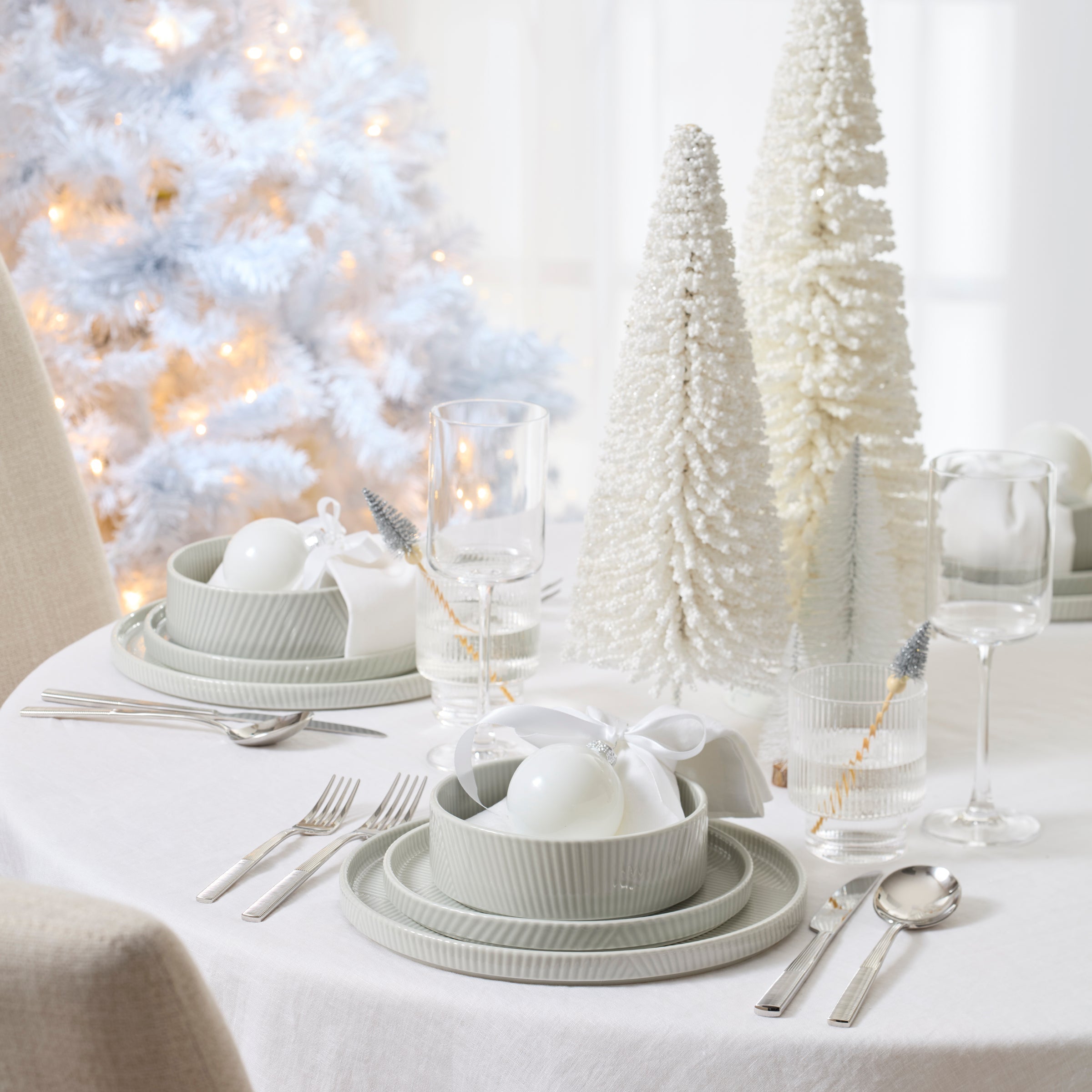 Lenox Premium Modulus Vapor 18-Piece Dinnerware Set - Image 9