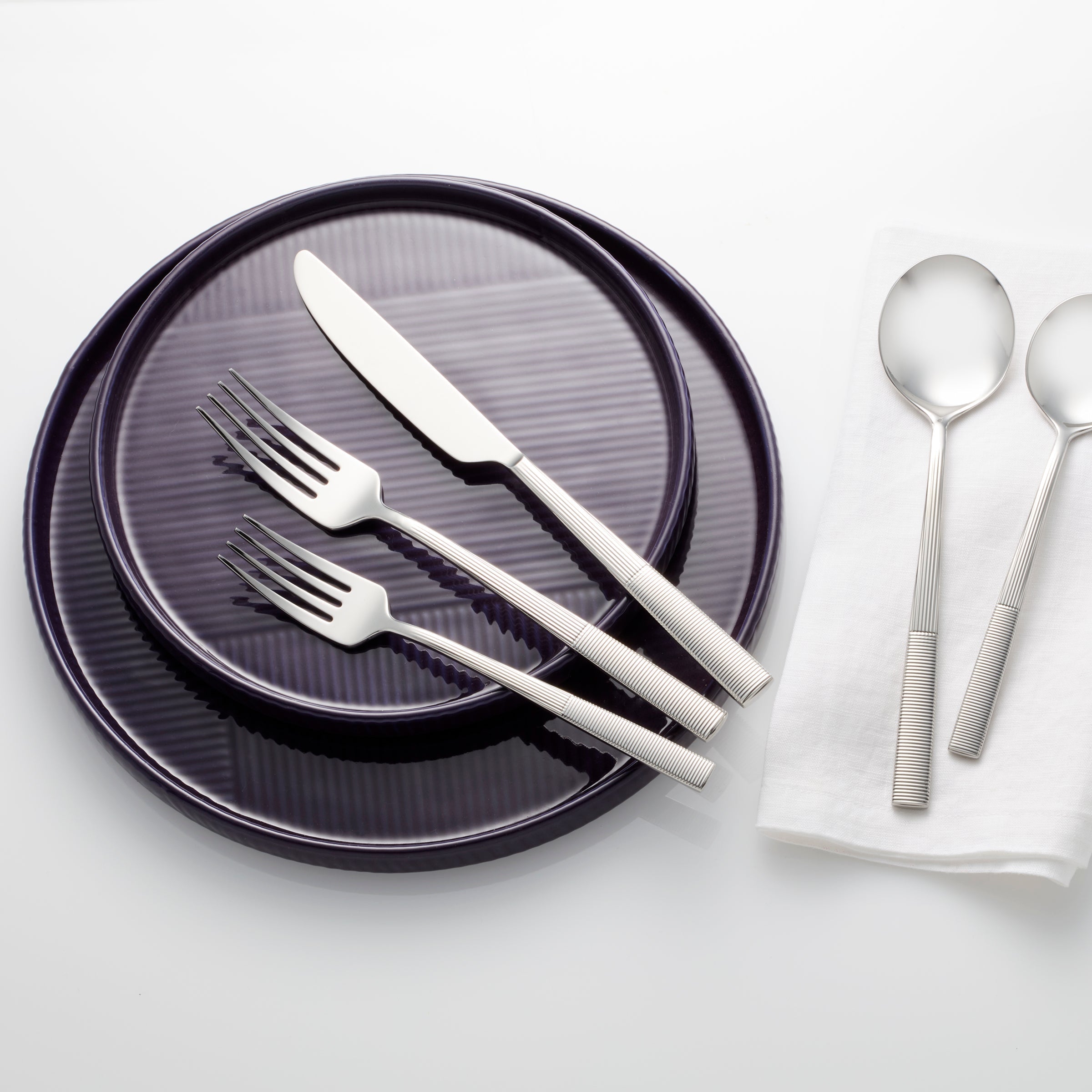Lenox Premium Modulus Nightshade 16-Piece Dinnerware Set - Image 3