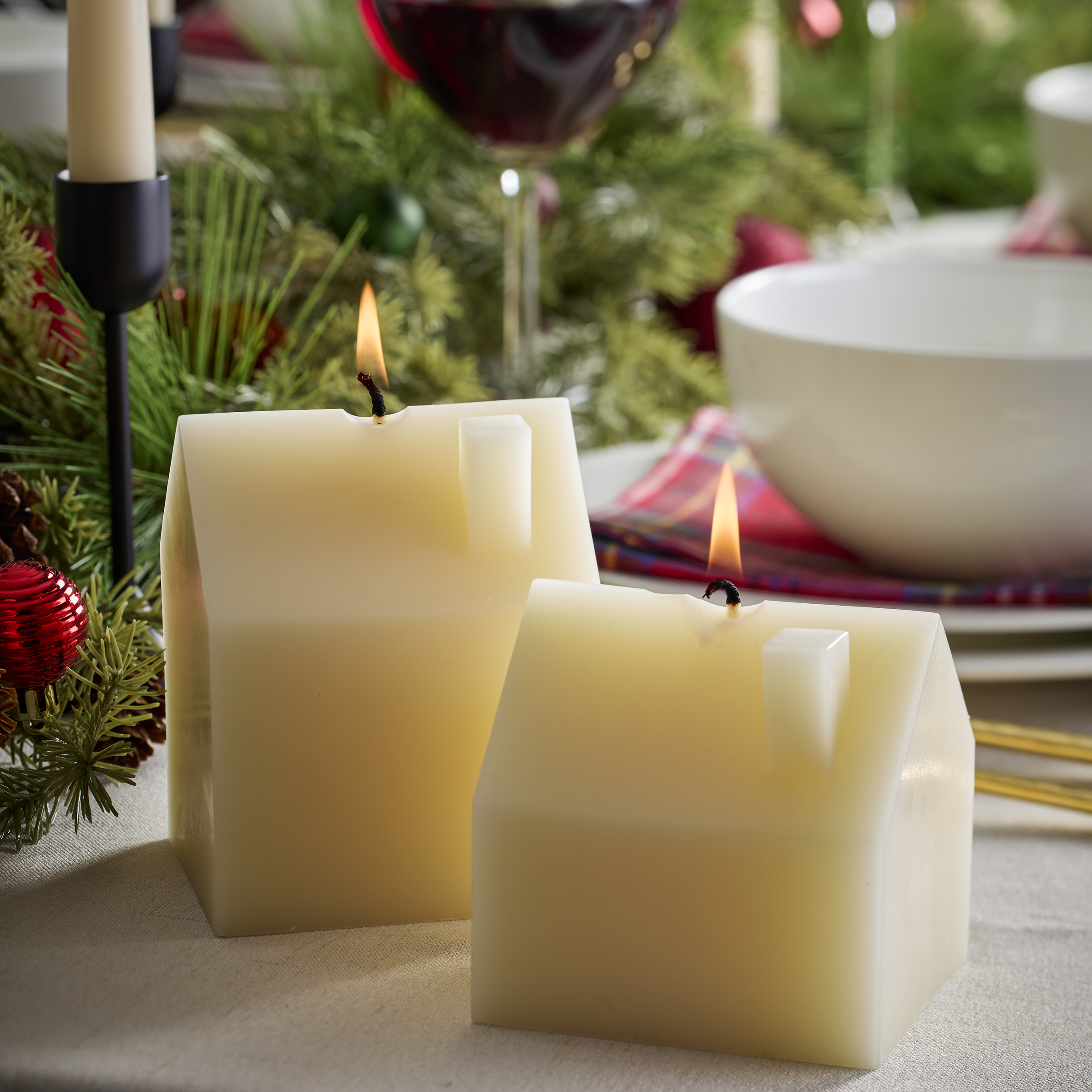 Lenox Premium Iconic Cream Small House Candle - Image 4