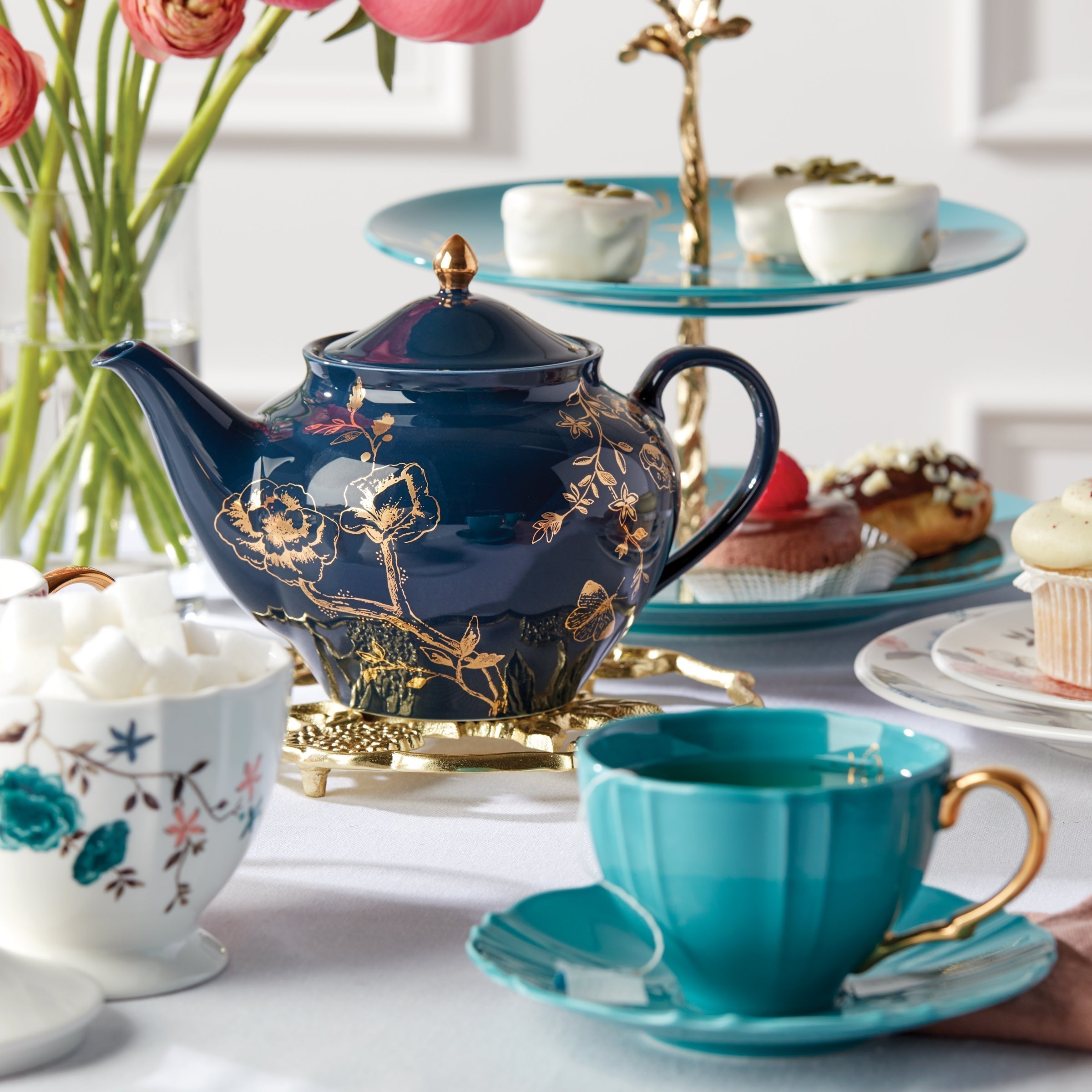 Lenox Premium Sprig & Vine Navy Teacup & Saucer - Image 2