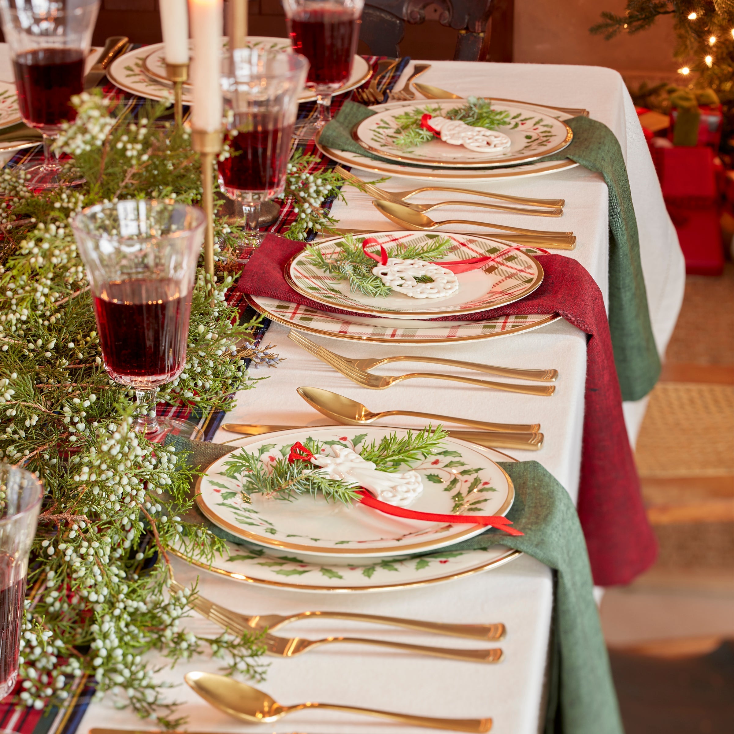Lenox Premium Holiday Dinner Plate - Image 3