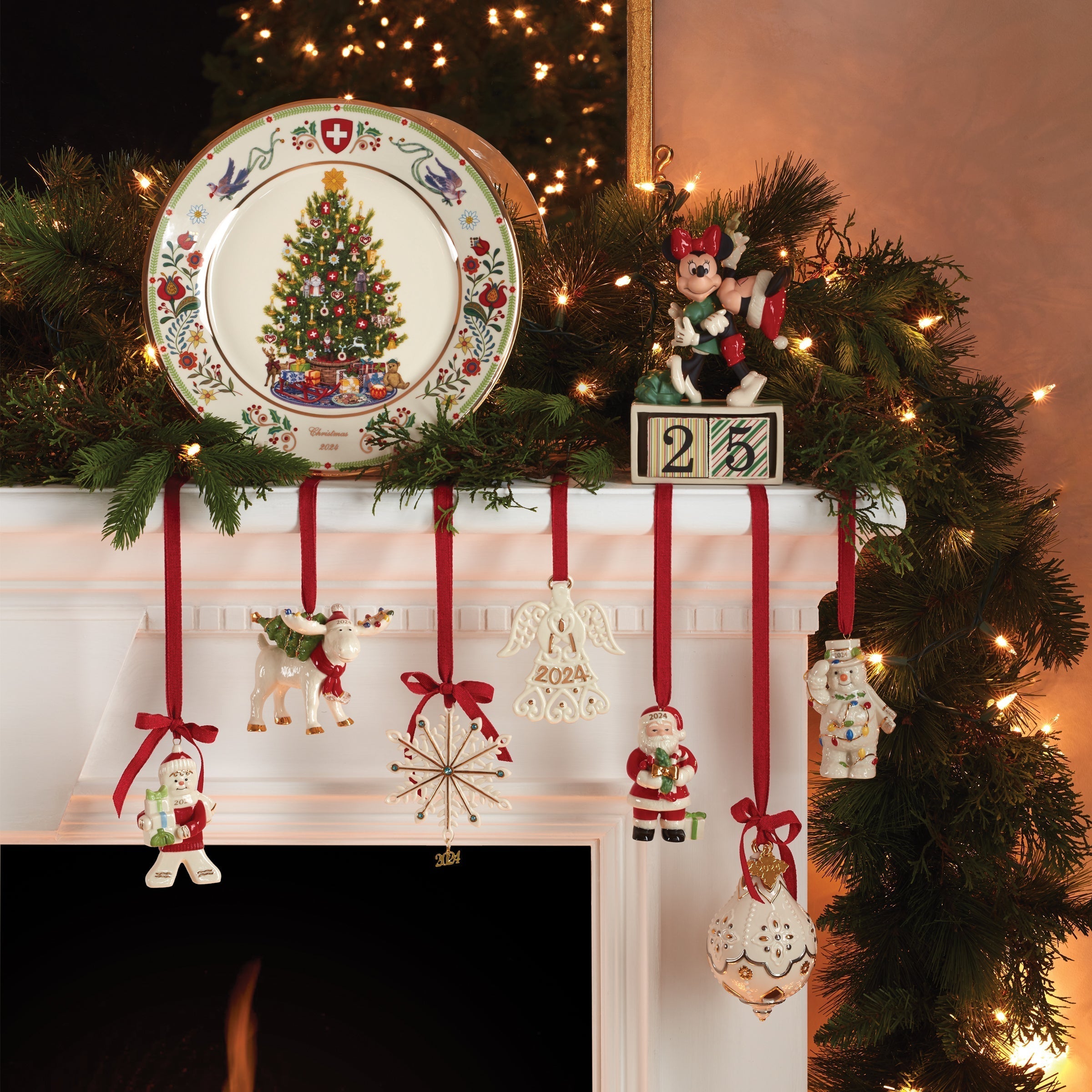 Lenox Premium Mickey & Minnie Countdown to Christmas Figurine - Image 2